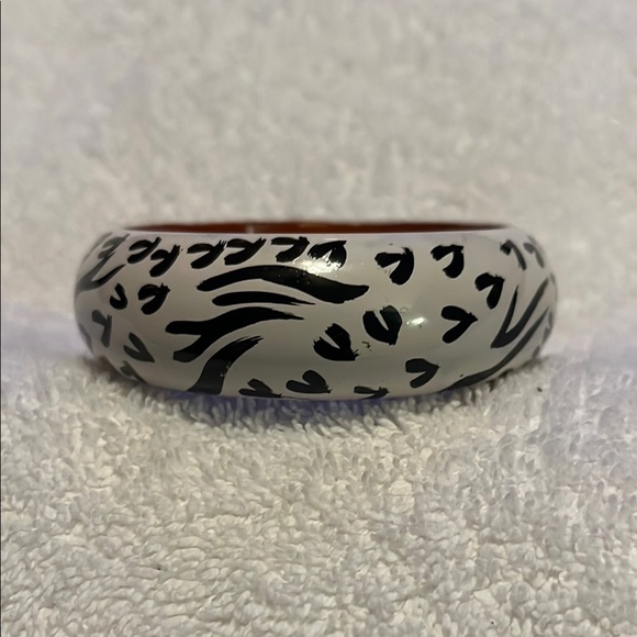Jewelry - Black and White Hand-painted Resin Bangle Bracelet from Pankaj, India